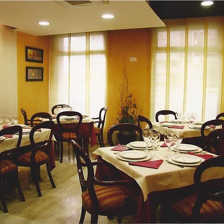 Hostal Torres San Leonardo de Yagüe Kültér fotó